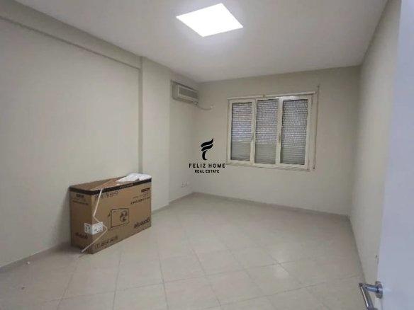 Zyra in affitto 140 m2 via Karl Gega 1.100 euro FH-68723