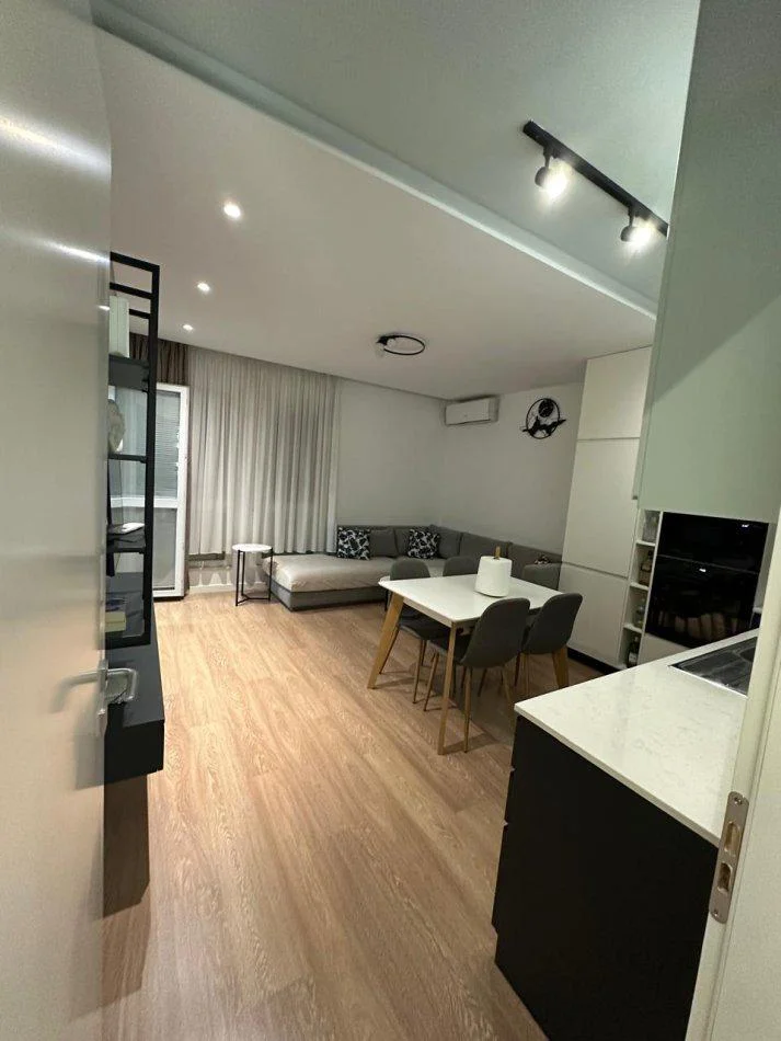 Tirane, appartamento in vendita 1+1+Balcone Piano 6, 64 m² 160.000 € (5 MAGGIO)