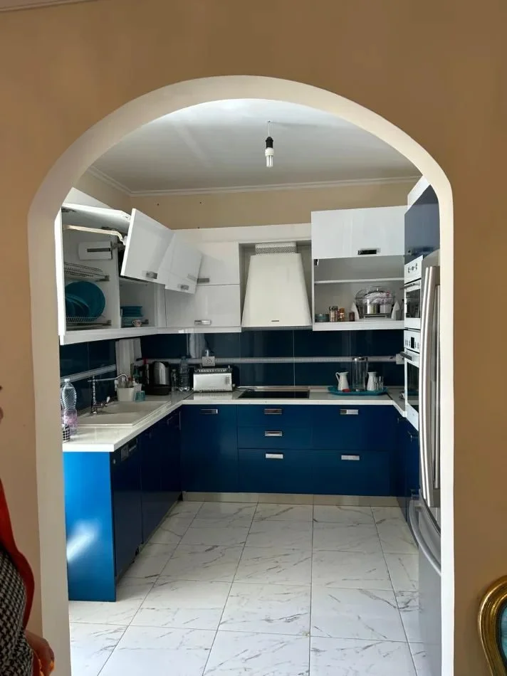 Tirane, vendesi appartamento 2+1 Piano 6, 128 m² 170.000 € (Optika Fresku)