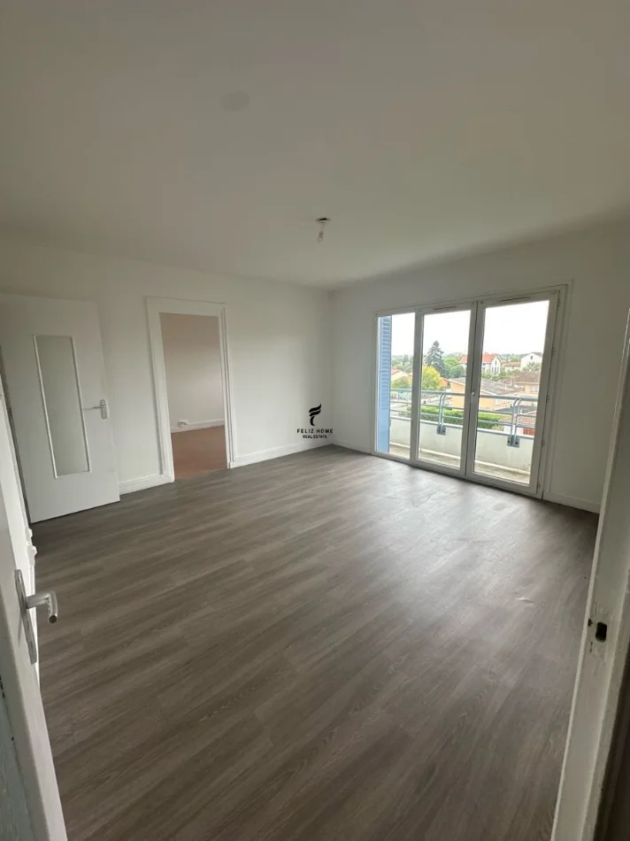 Tirane, shitet garsonier Kati 4, 34 m² 110.000 € (PAZARI I RI)