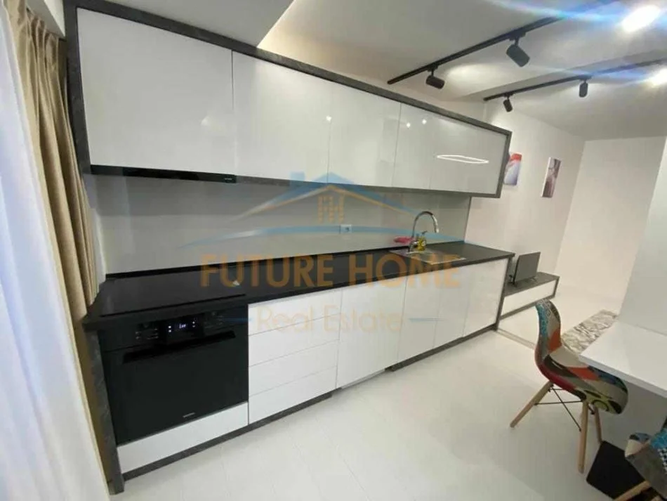 Tirane, vendi di lavoro monolocale 1+1 Piano 10, 38 m² 115.000 €