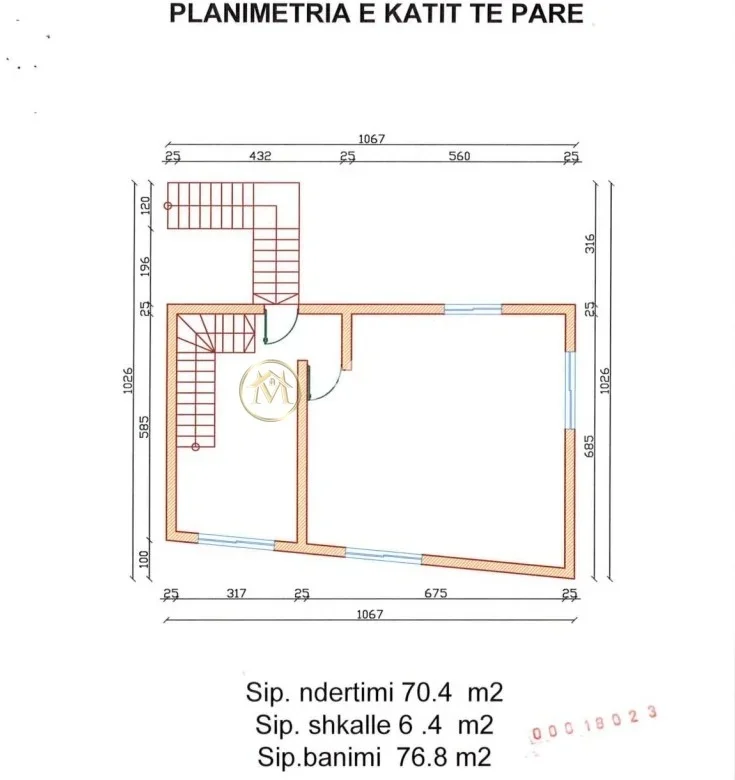 Tirane, vendesi Villa a 2 piani, 248 m², 400.000 € (Vicino Piazza Shqiponja)