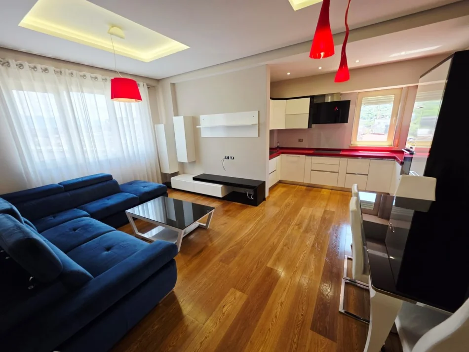 Tirane, shitet apartament 2+1 Kati 4, 96 m² 250.000 € (Liqeni i Thatë)