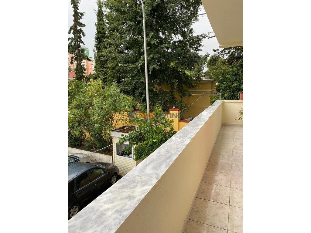 Jepet me qira apartament per zyra, ngjitur me Ambasaden Amer
