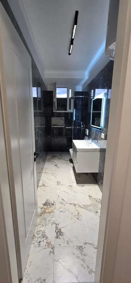 Tirane, vendesi appartamento 2+1 Piano 7, 93 m² 218.000 € (MINE PEZA)