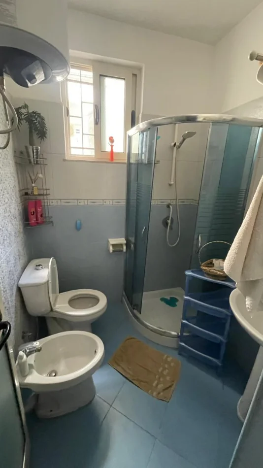 Durres, vendesi appartamento 1+1 Piano 1, 85 m² 120.000 € (Shkëmbi i Kavajës)