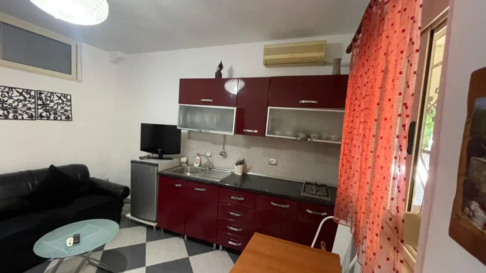 Durres, vendesi appartamento 1+1 Piano 1, 85 m² 120.000 € (Shkëmbi i Kavajës)