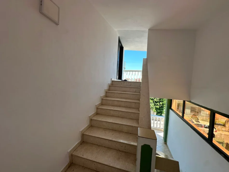 Durrës, vendesi casa, 466 m², 350.000 € (Kryqit të Kuq)