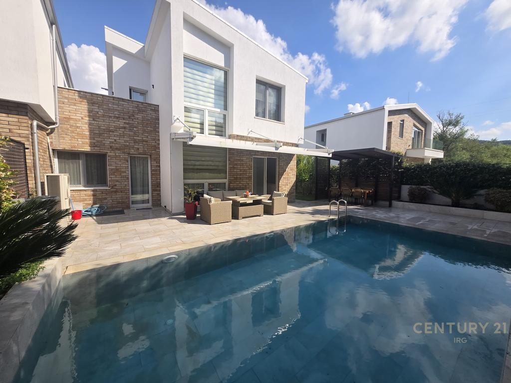 Villa with Pool for Rent in Elysium Residence, Mjull-Bathor