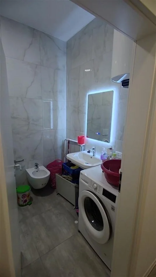 Tirane, appartamento in vendita 2+1+Balcone Piano 3, 99 m² 170.000 € (ALI DEMI)