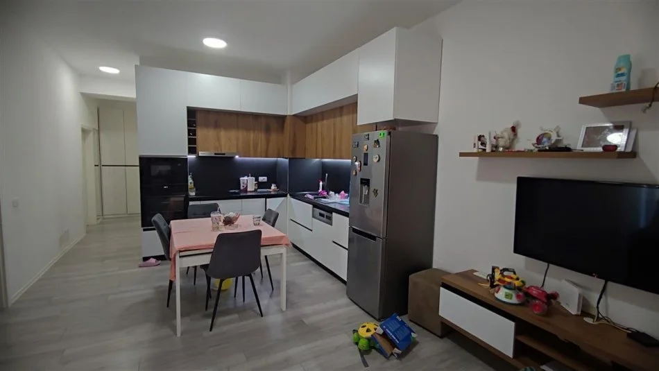Tirane, shitet apartament 2+1+Ballkon Kati 3, 99 m² 170.000 € (ALI DEMI)
