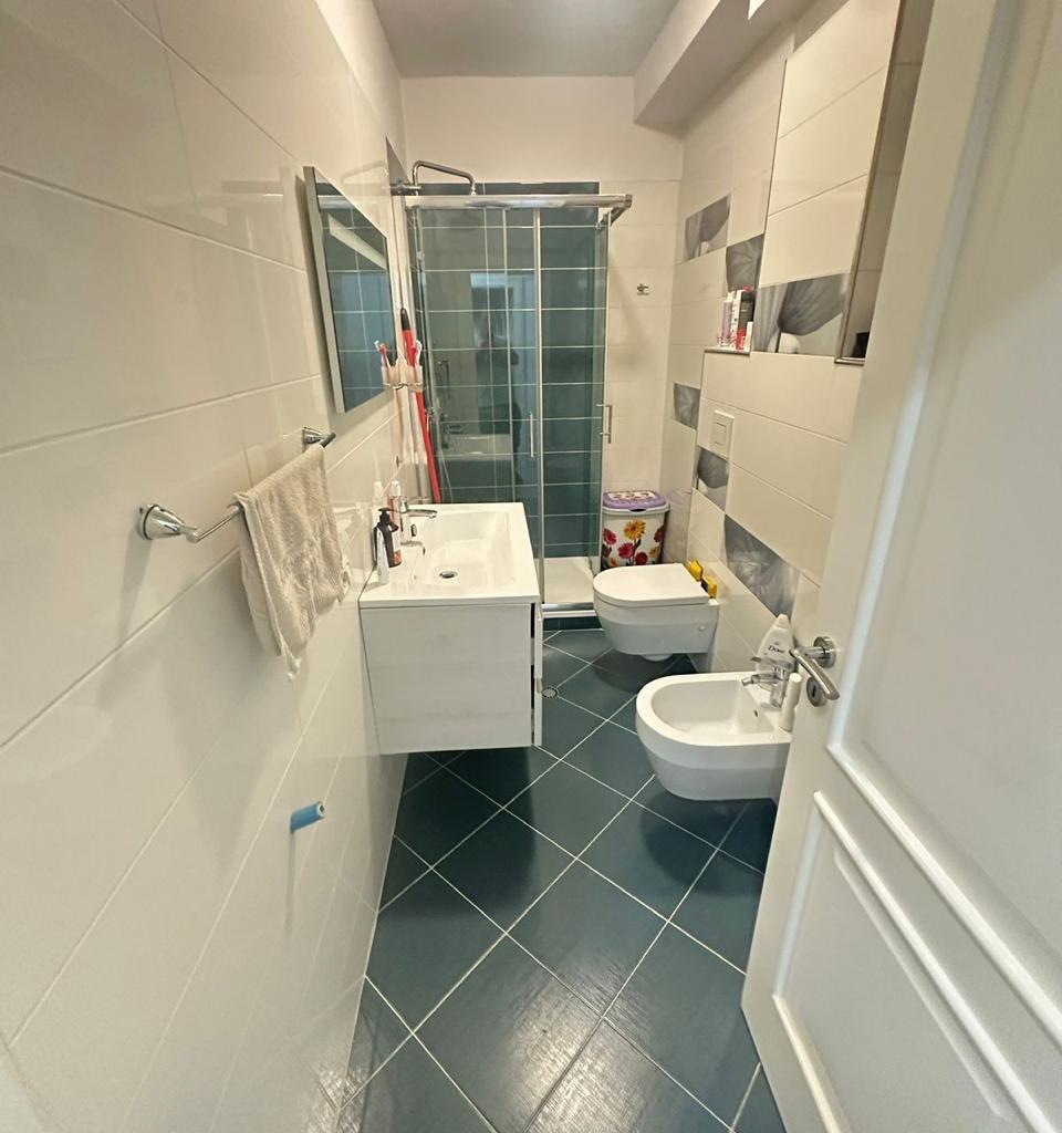 Apartament 2+1 per qira te Rruga e Kavajes !