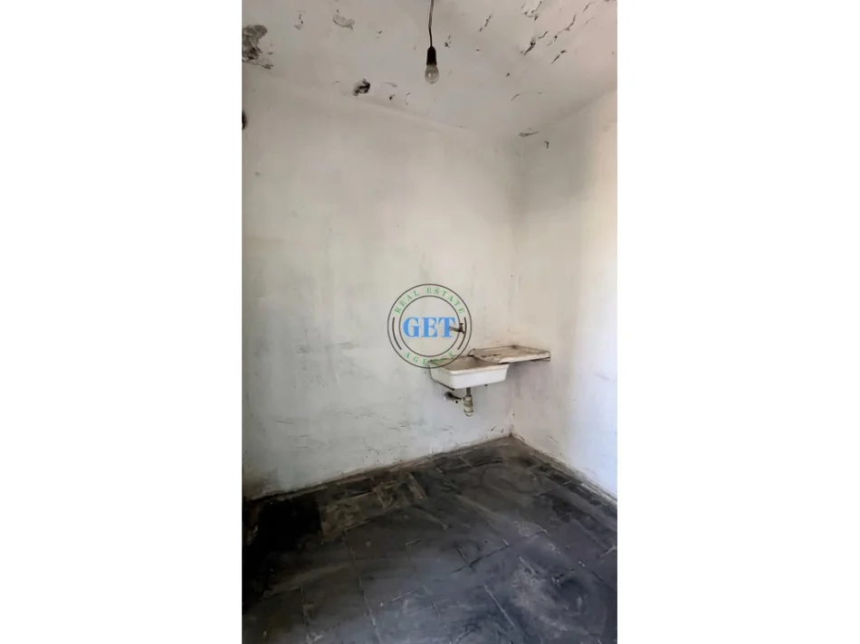 Durres, vendesi appartamento 2+1, 83 m², 80.000 € (Quartiere 16)