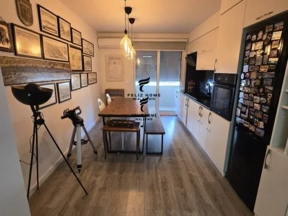 Tirane, vendesi appartamento 2+1 Piano 3, 91 m² 350.000 € (VIA NIKOLLA TUPE)