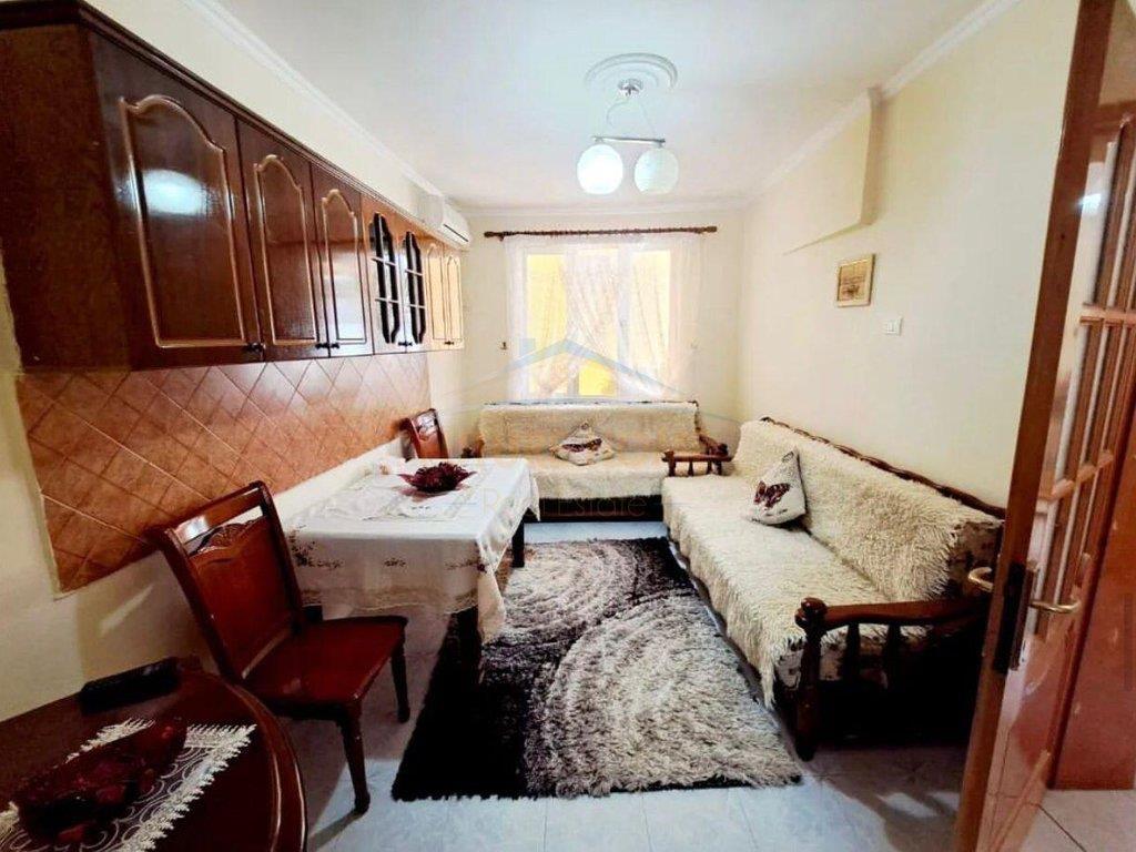 0694792477 Shitet, Shtepi Private, Kavaje.