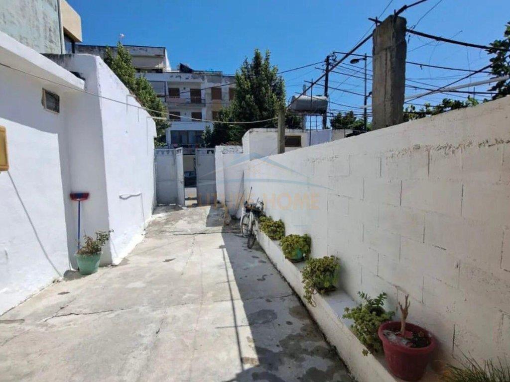 0694792477 Shitet, Shtepi Private, Kavaje.