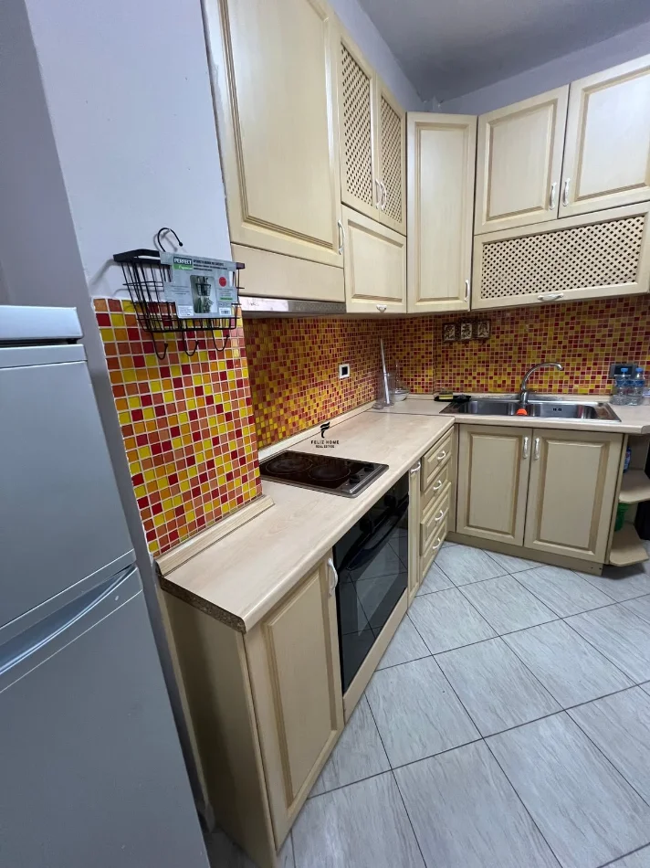 Tirane, affitto mensile appartamento 2+1 Piano 3, 80 m² 750 € (Piazza Willson)