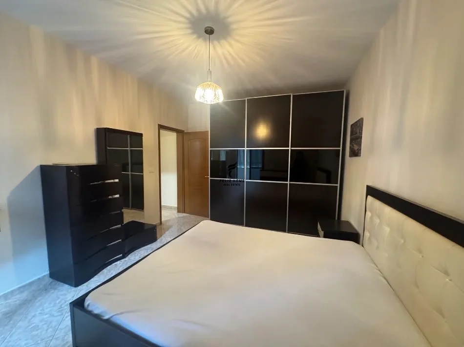 Tirano, affitto appartamento 1+1 Piano 6, 70 m² 650 € (21 DICEMBRE)