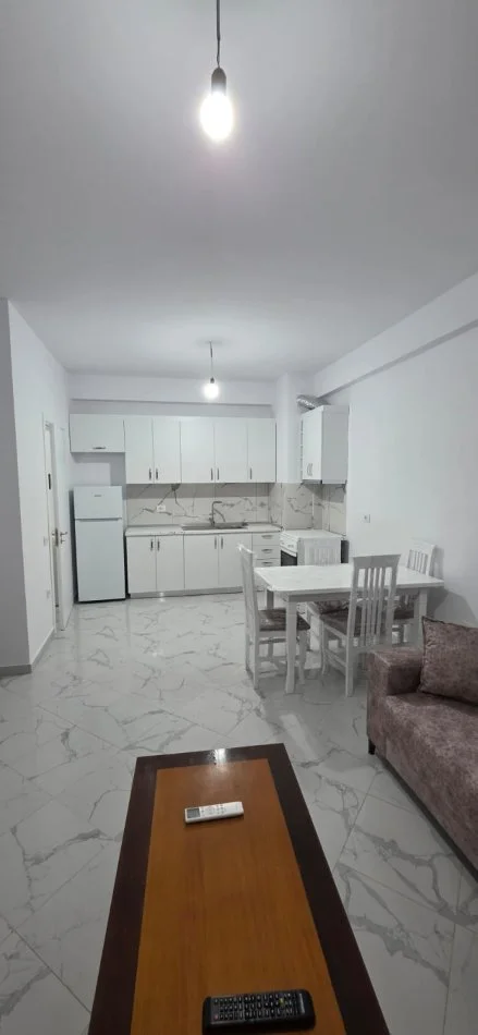 Tirane, jepet me qera apartament 1+1+Ballkon Kati 7, 70 m² 450 € (ASTIR)