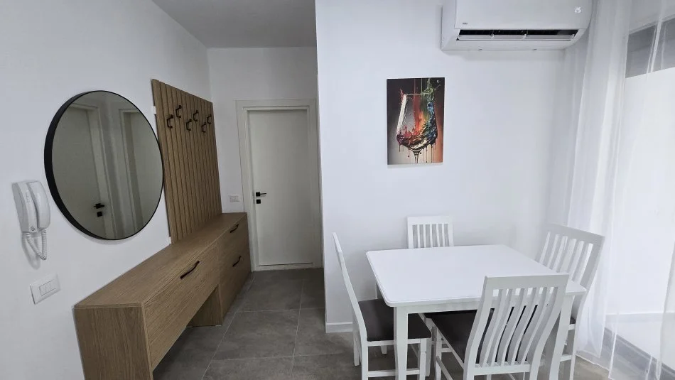 Tirane, affitto mensile appartamento 1+1+Balcone Piano 5, 68 m² 550 € (KINOSTUDIO)
