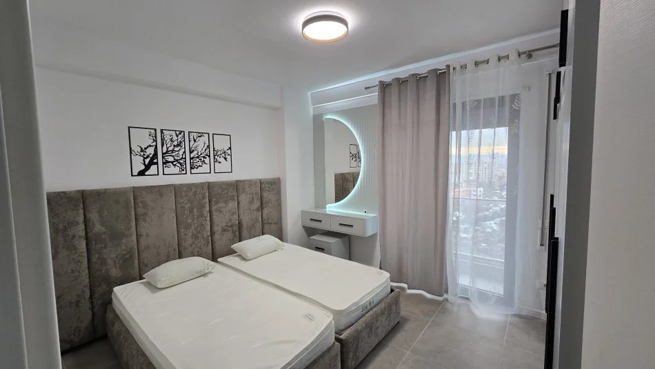 Tirane, affitto mensile appartamento 1+1+Balcone Piano 5, 68 m² 550 € (KINOSTUDIO)