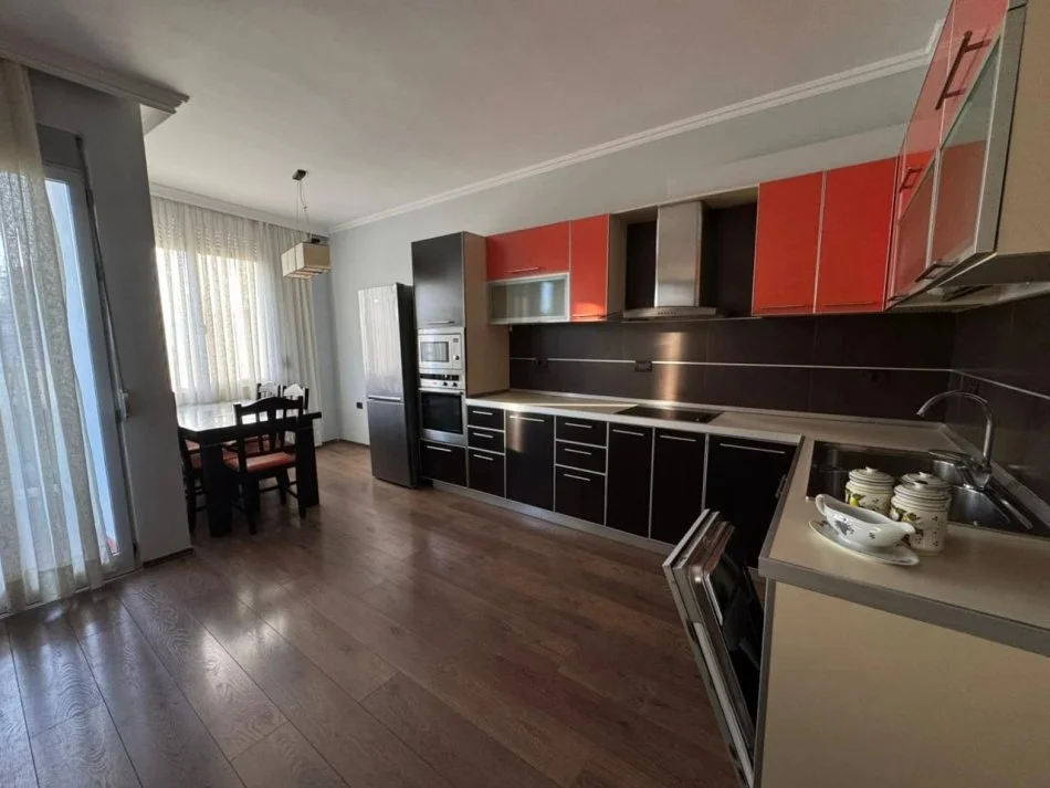 Tirane, Apartment for Rent 2+1+Balcony, 8th Floor, 105 m², €750 (SELVIA)