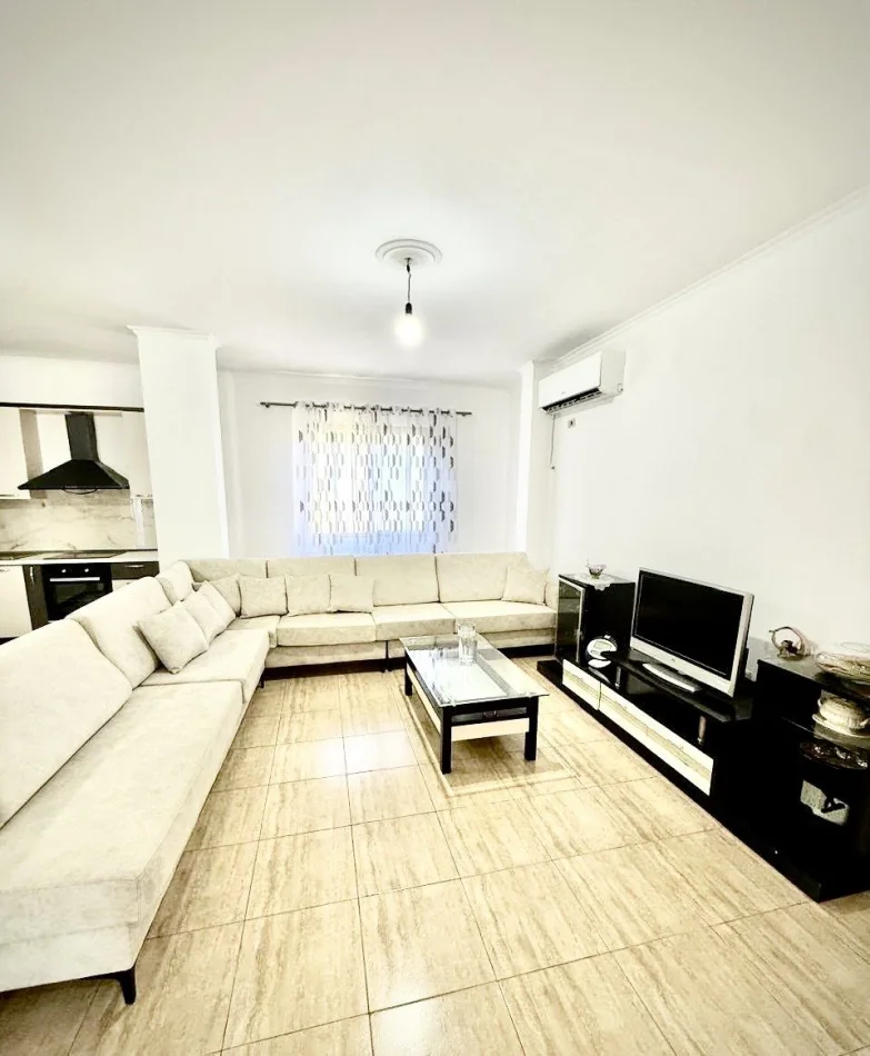 Durres, Apartment 3+1 for Rent, Floor 1, 250 m², €600 (Tirana–Durres Highway)