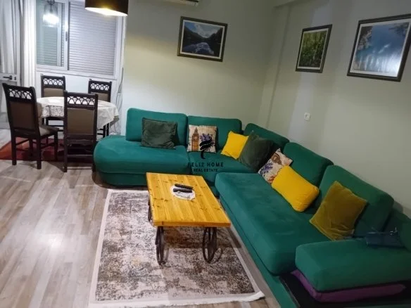 Tirane, jepet me qera apartament 1+1+Ballkon Kati 3, 57 m² 530 € (SELVIA)