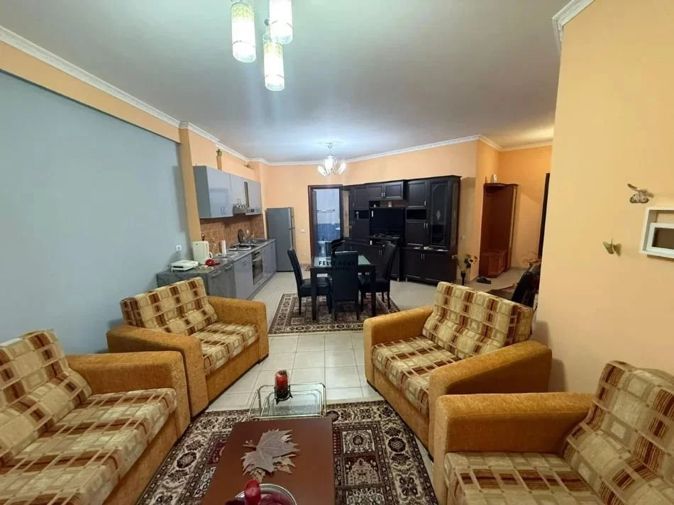Tirane, jepet me qera apartament 1+1 Kati 2, 80 m² 450 € (ASTIR)
