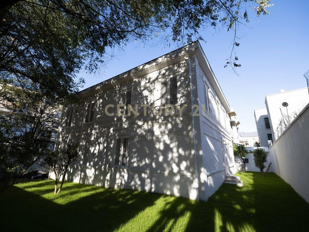 VILLA IN AFFITTO VICINO ALL'AMBASCIATA AMERICANA