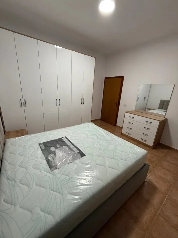 Tirane, Apartment for Rent 1+1, First Floor, 70 m², €500 (5 Maji)
