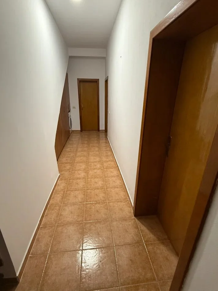 Tirane, Apartment for Rent 1+1, First Floor, 70 m², €500 (5 Maji)