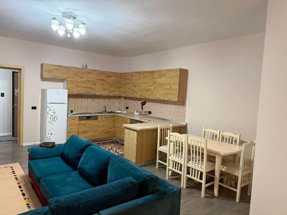 Tirane, affitto appartamento 2+1 Piano 7, 145 m² 700 € (LIQUIDO ESTATE)