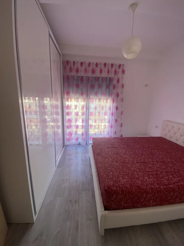 Tirane, affitto appartamento 2+1 Piano 3, 100 m² 750 € (NUOVA COSTRUZIONE)