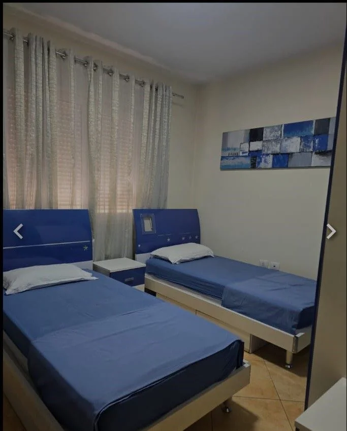 Tirana, affitto appartamento 2+1 Piano 3, 75 m² 650 € (Giardino Botanico)