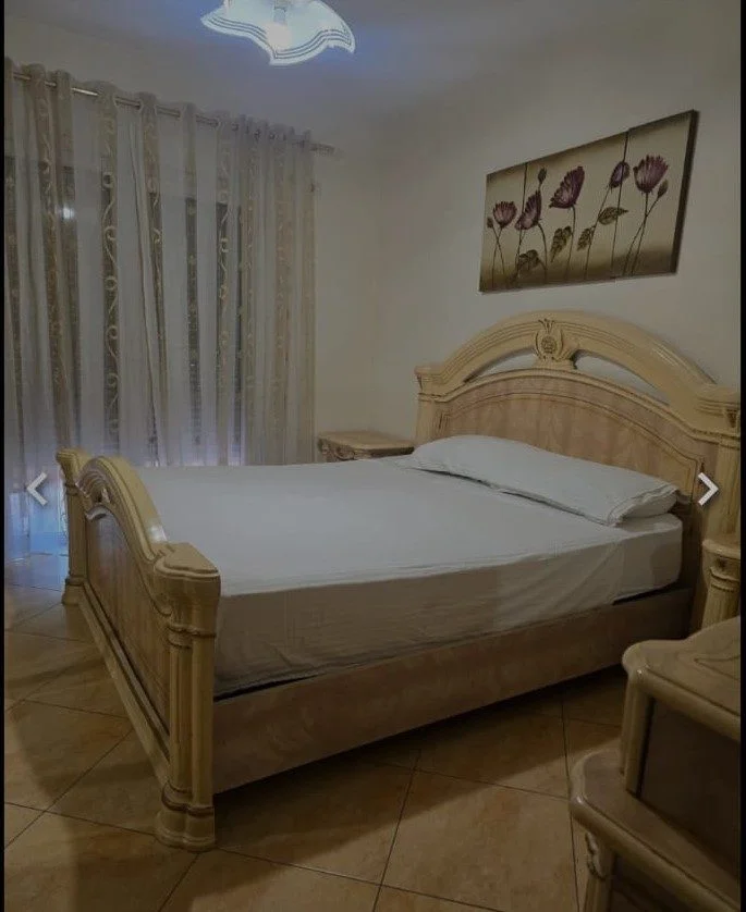 Tirana, affitto appartamento 2+1 Piano 3, 75 m² 650 € (Giardino Botanico)