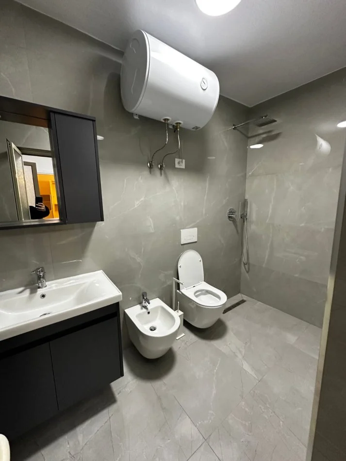 Tirano, affitto appartamento duplex 2+1 con balcone al piano 1, 75 m², 600 € (STAZIONE TRENO)