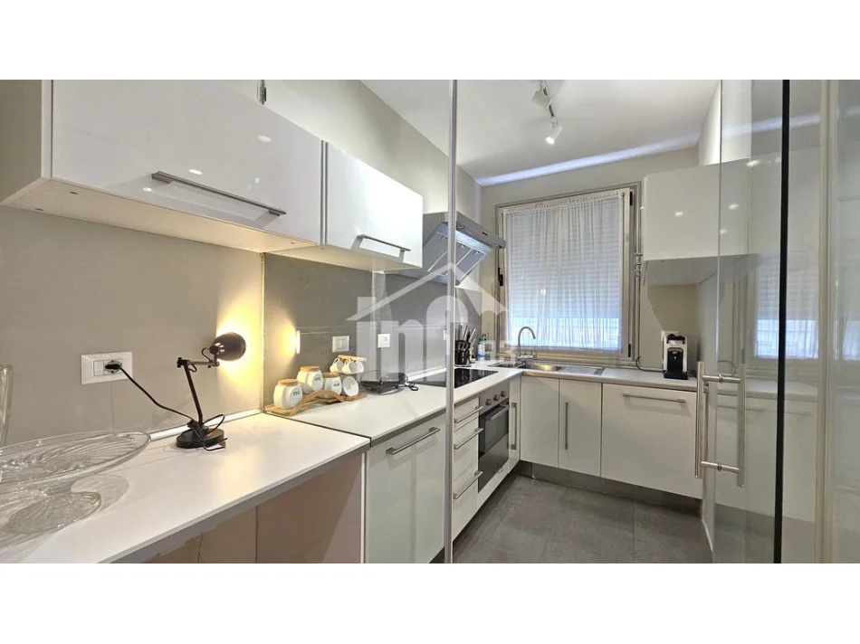 Tirana, 1+1 Apartment for Rent, 3rd Floor, 80 m², €1,400 (RRUGA “SAMI FRASHERI”, NE PRANE TE LIQENIT ARTIFICIAL)