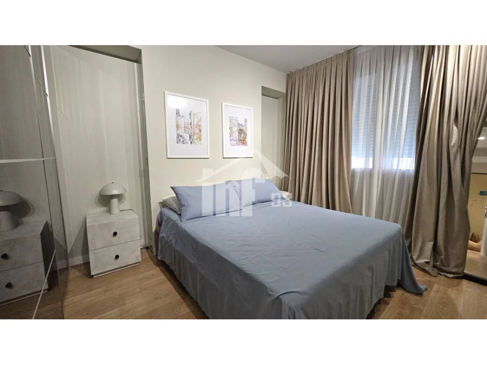Tirana, 1+1 Apartment for Rent, 3rd Floor, 80 m², €1,400 (RRUGA “SAMI FRASHERI”, NE PRANE TE LIQENIT ARTIFICIAL)