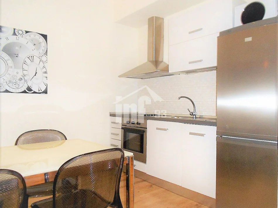 Tirana, affitto appartamento 1+1 al piano 4, 80 m² 1.100 € (VICINO RADIO TELEVISIONE ALBANESI)