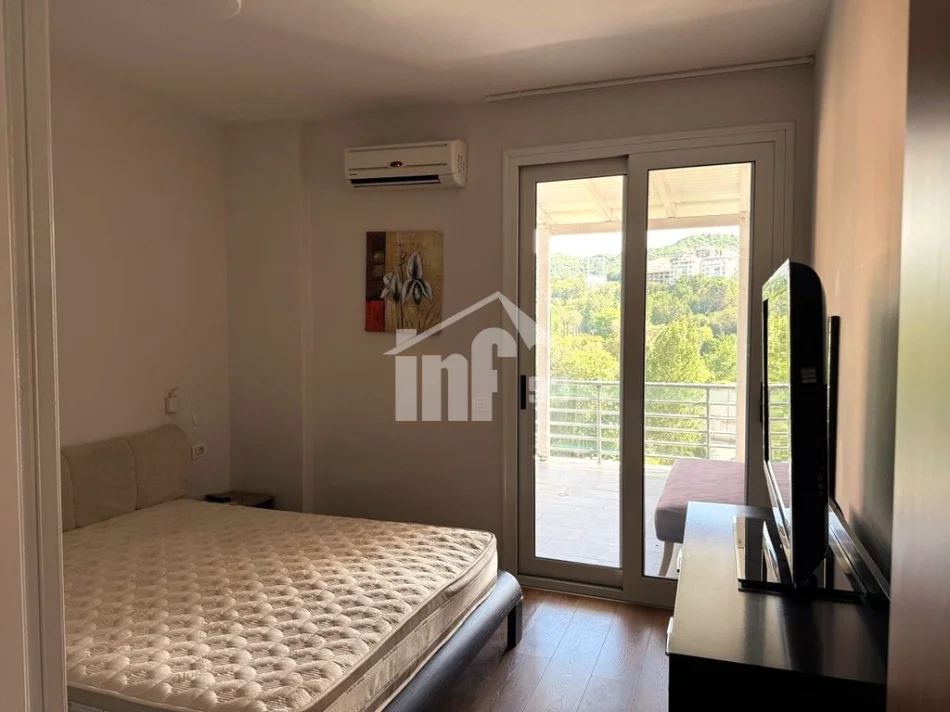 Tirane, affitto appartamento 2+1 Piano 7, 85 m² 700 € (DIETRO IL PARCO 'OLIMPIK')