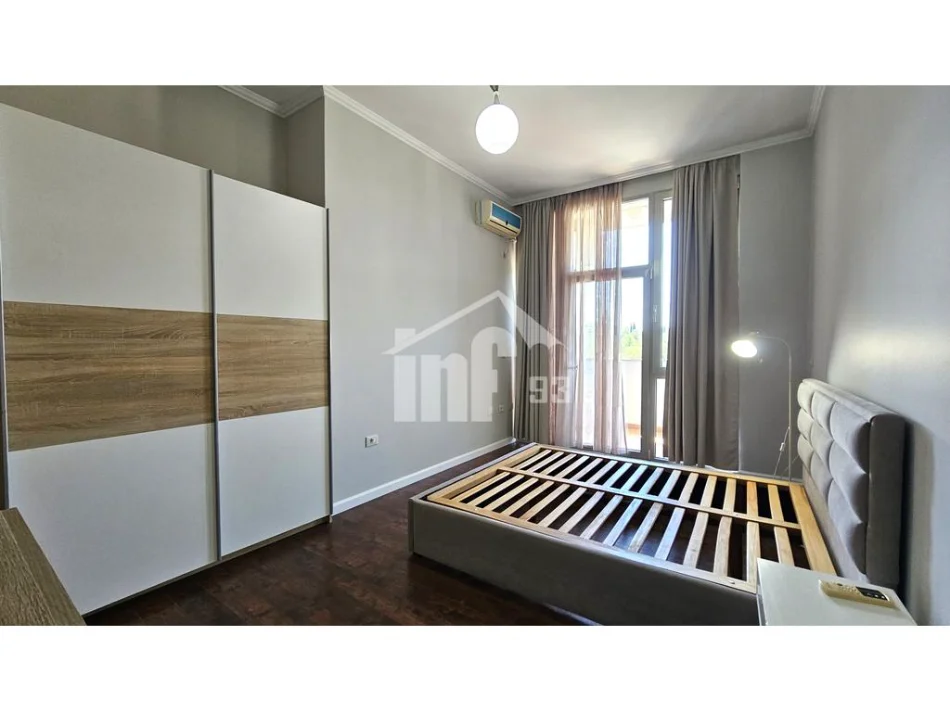 Tirane, affitto appartamento 2+1 Piano 7, 120 m² 1.600 € (PRÓXIMO ALL'ACCADEMIA DI ARTI E AL PARCO DEL LAGO)