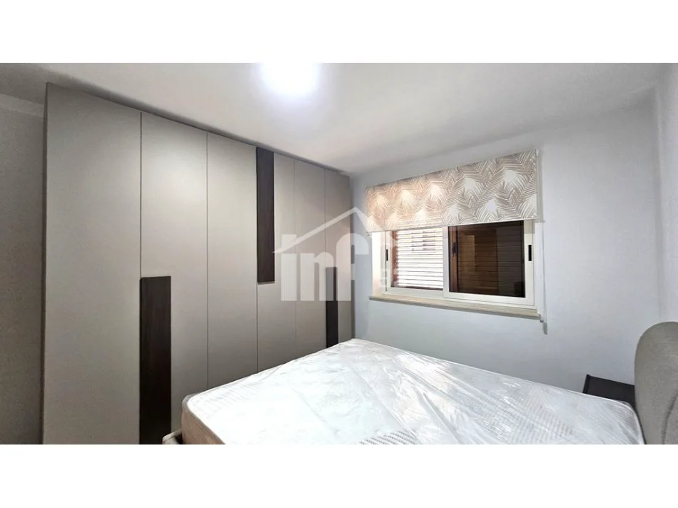 Tirane, jepet me qera apartament 2+1 Kati 2, 80 m² 700 € (MBRAPA AMBASADËS AMERIKANE, RRUGA “BUDI”)