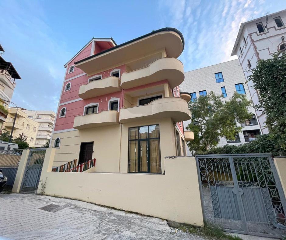 🏘️Jepet me qira godinë te Liqeni i Thatë🔥