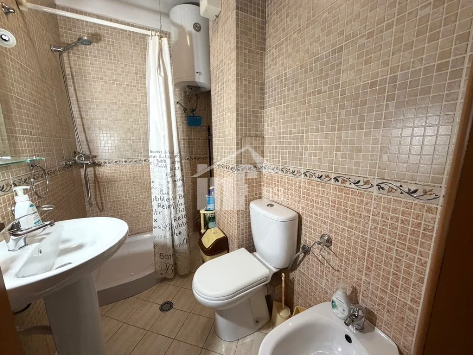 Tirane, affitto appartamento 1+1 Piano 6, 75 m² 450 € (PRIMA DI STRADA “MYSLYM SHYRI”)