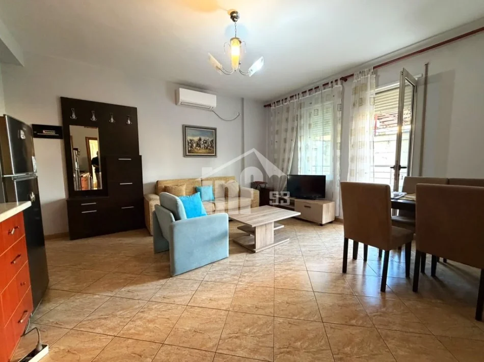Tirane, affitto appartamento 1+1 Piano 6, 75 m² 450 € (PRIMA DI STRADA “MYSLYM SHYRI”)