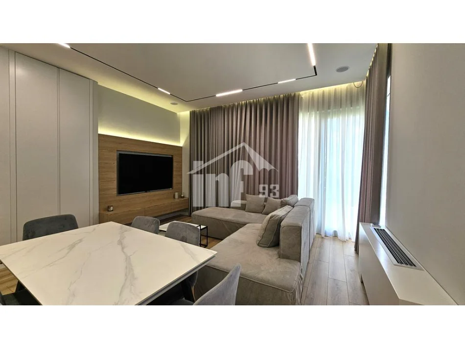 Tirana, Affitto di appartamento 3+1 al piano terra, 120 m², 1.800 € (“GREEN VALLEY” RESIDENCE, VICINO AL LAGO ARTIFICIALE)