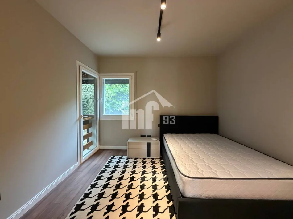Tirane, affitto appartamento 3+1 Piano 2, 174 m² 2.000 € (LONG HILLS REZIDENCE)
