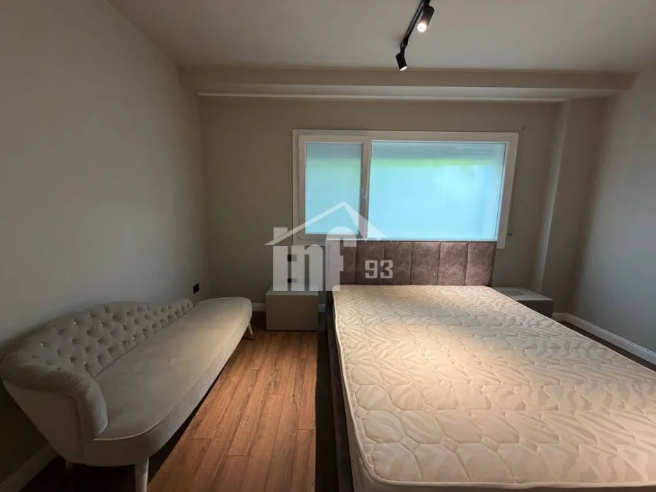Tirane, affitto appartamento 3+1 Piano 2, 174 m² 2.000 € (LONG HILLS REZIDENCE)