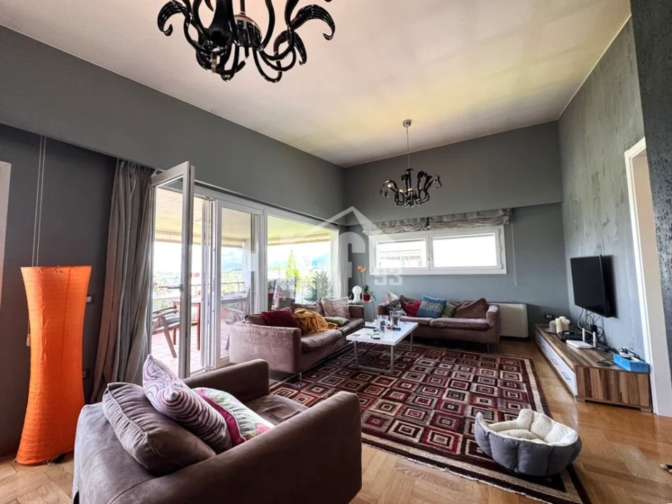 Tirana, affitto stagionale Villa su 2 piani, 249 m², 2.500 € ('LONG HILLS' RESIDENCE, 500 M DA TEG)